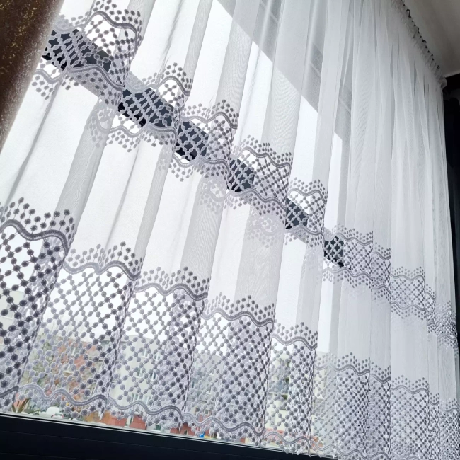 FIRANA NA WYMIAR - Elegancka aplikacja z gipiurą MONIKA